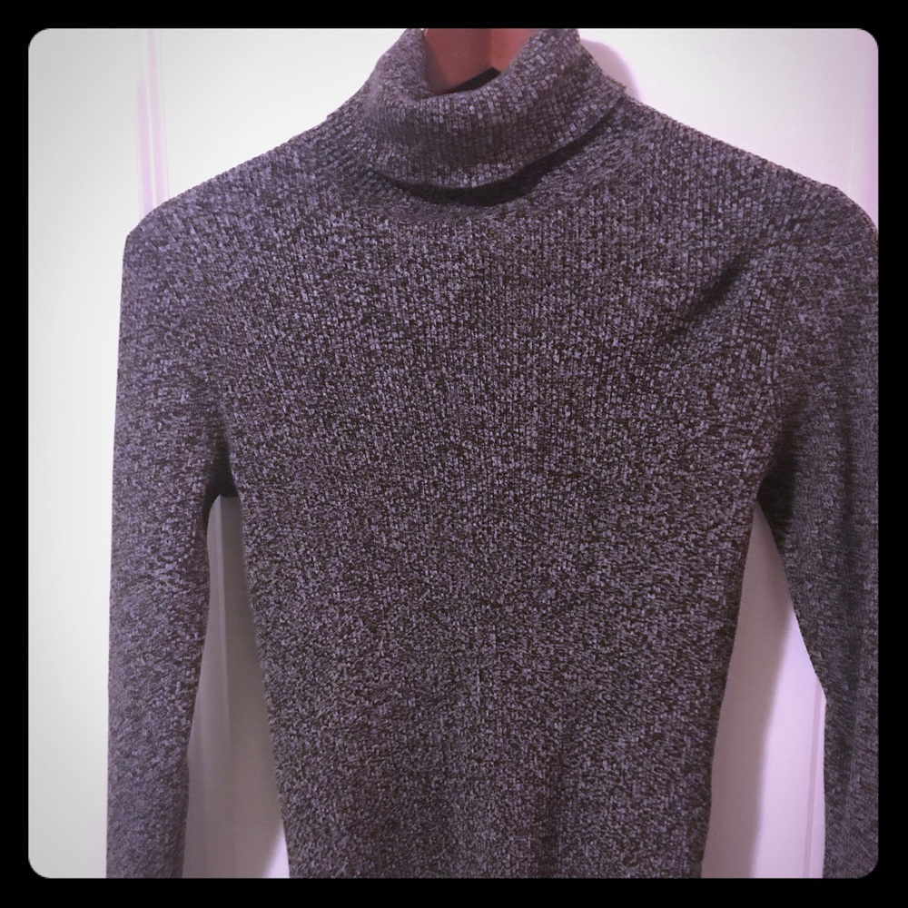 2/$15 Ann Taylor Brown and Cream Turtleneck